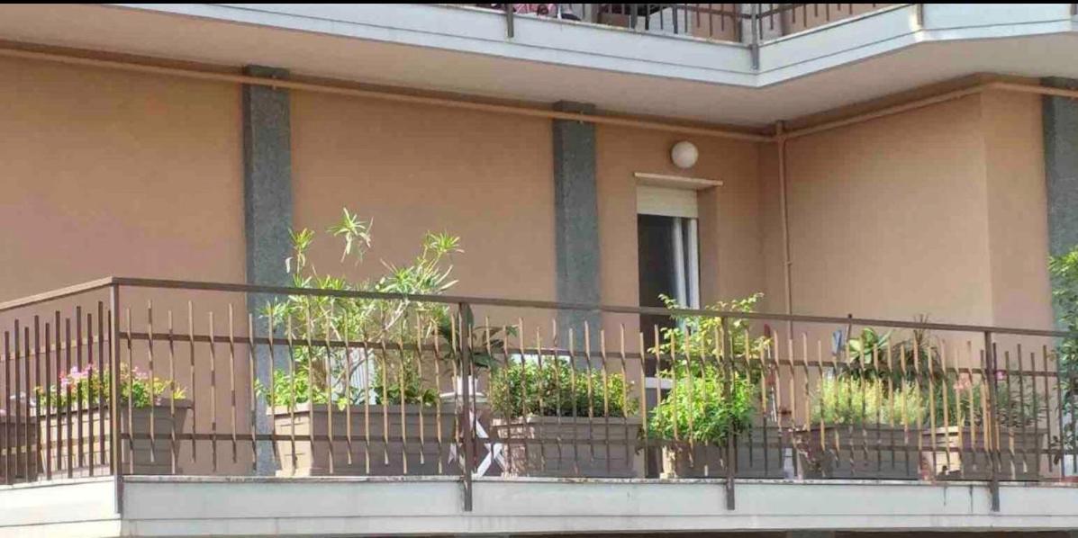 Apartamento Sesto Calende Centro Exterior foto