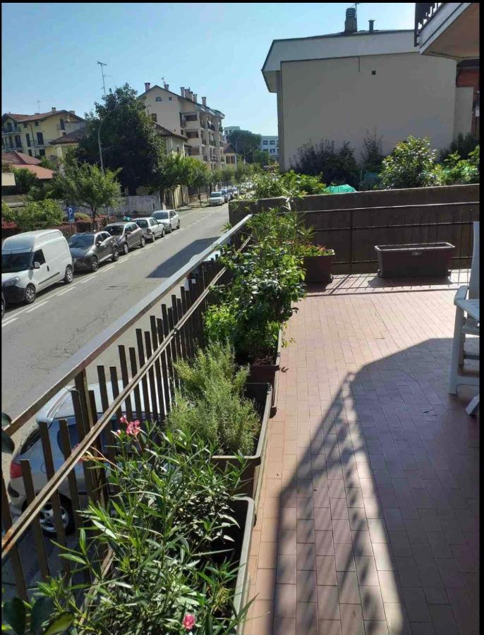 Apartamento Sesto Calende Centro Exterior foto
